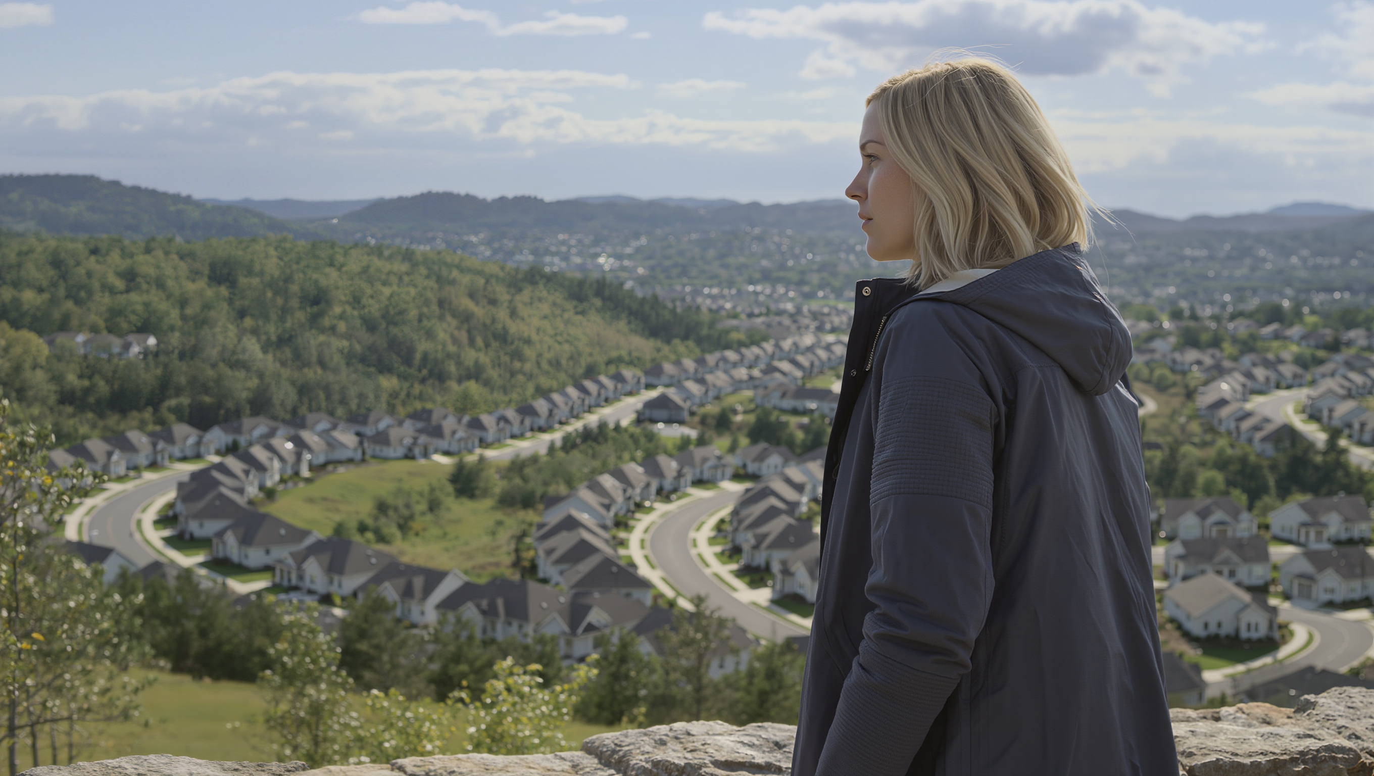 Divorced Mom Laughed at Her $1 Inheritance – Next Day, Lawyer Drove Her to a Hidden Estate