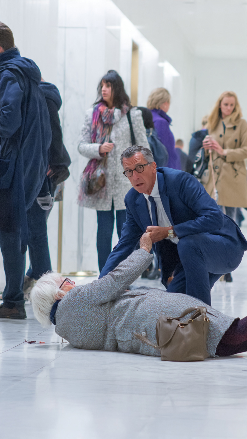 A BANK MANAGER SL***ED AN ELDERLY WOMAN. 24 HOURS LATER, BLACK SUVS SURROUNDED THE BUILDING, AND HE LEARNED WHO HER DAUGHTER REALLY WAS. YOU WON’T BELIEVE THE ONE THING SHE LEFT ON HIS DESK.” WHAT HAPPENS WHEN POWER MEETS HUMILITY? WILL YOU BE THE ONE TO STAND UP?